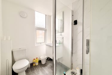 6 bed house, Rothesay Avenue, Radford, Nottingham, NG71PU - Image 9